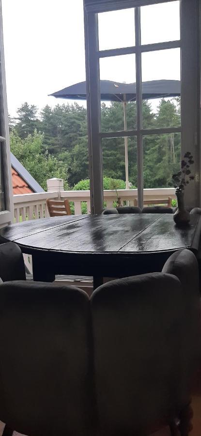Huize Koempoelan Panzió Naarden Kültér fotó